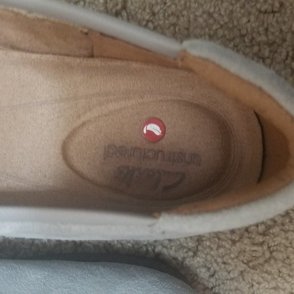 Clark's Unstructured Grey Suede Shoes - Picture 5 of 6